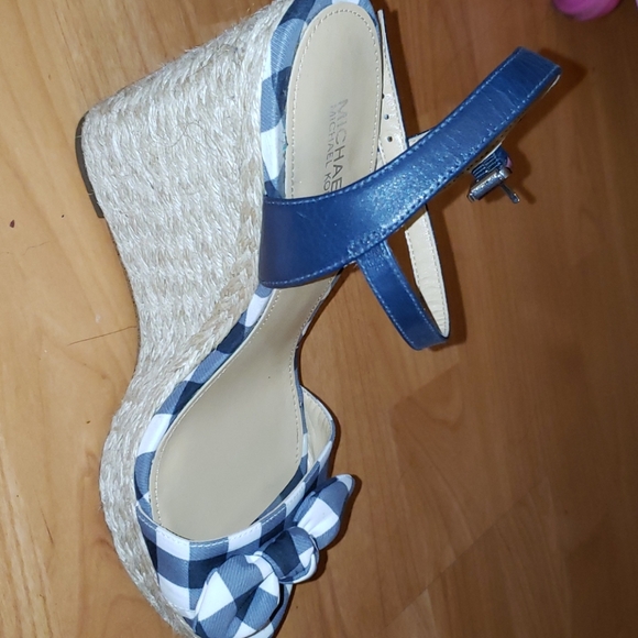 Micheal kors wedge - Picture 2 of 3